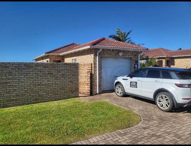 2 BEDROOM TOWNHOUSE FOR SALE IN LORRAINE